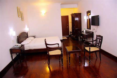 Oak Field Resort Мунар Екстериор снимка