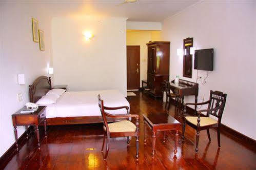 Oak Field Resort Мунар Екстериор снимка